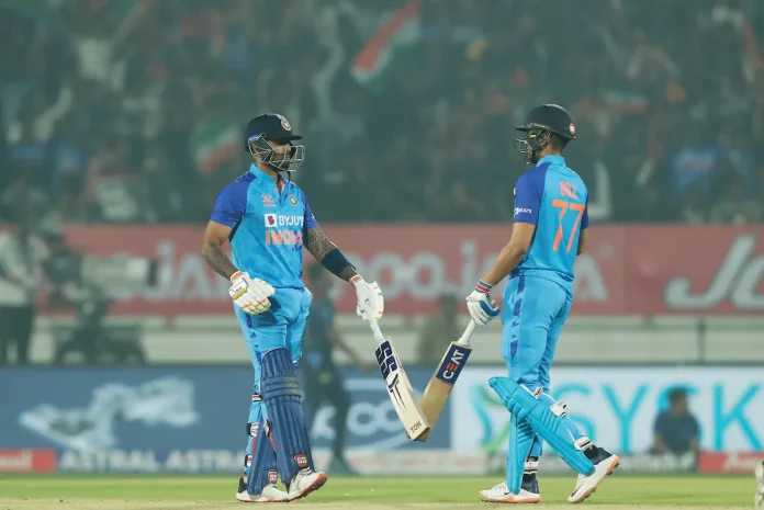 IND vs SL 3rd T20 Scores: Suryakumar Yadav's brilliant century, India gave Sri Lanka a target of 220 runs