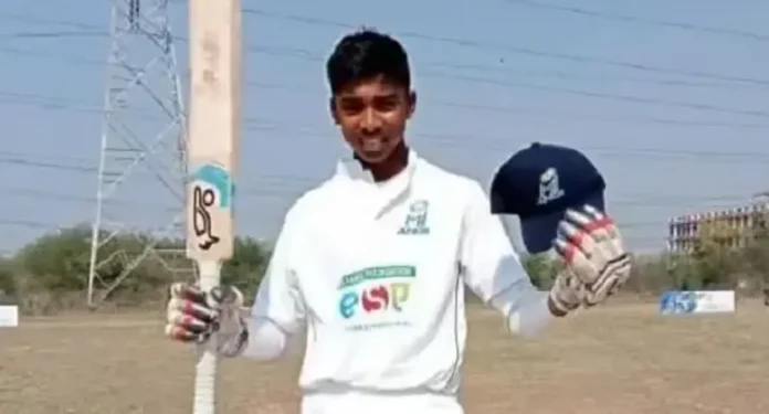 Yash Chavde: 13 years scored 508 runs in 178 balls hitting 99 fours in record innings